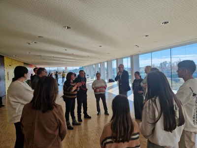 Experimentar amb la manca d'accessibilitat comunicativa ha estat una altra de les proves proposades.