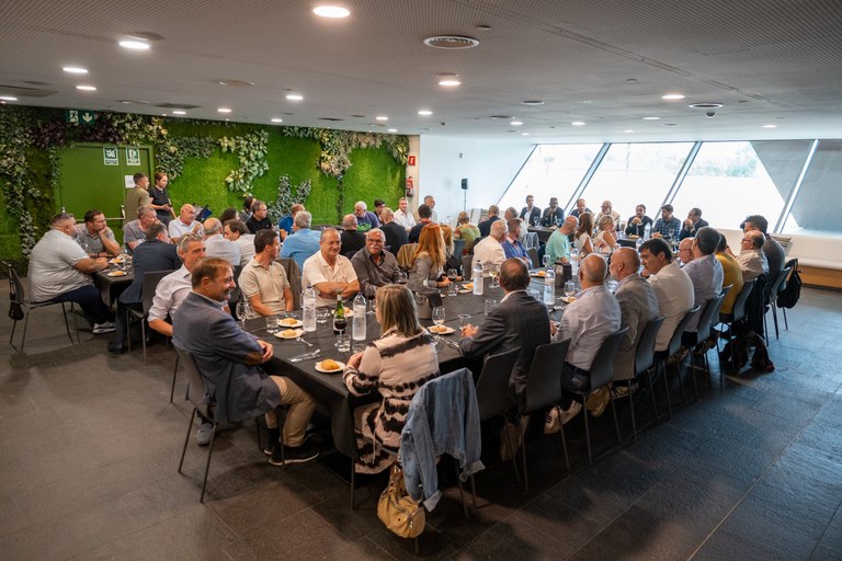 Larrosa ha exposat al conseller els passos que s’estan fent per impulsar el Pla Estratègic de l’Esport, amb la constitució que ja s’ha fet del Comité Estratègic de l’Esport i les reunions mantingudes.