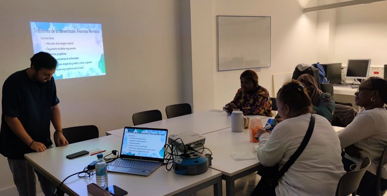 La Regidoria d'Acció i Innovació Social ha coordinat la segona edició del Programa de desenvolupament de competències emocionals, educatives i parentals, amb famílies de diferents barris de la ciutat.