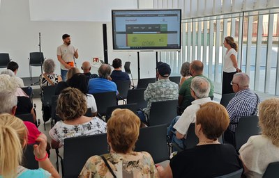 El nou MORERA va acollir a l'abril la presentació d'aquesta iniciativa perquè les entitats veïnals tinguin la seva pàgina web..