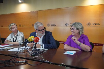 El paer en cap, Fèlix Larrosa, i la degana del Col·legi de l'Advocacia de Lleida, Antònia Martí, han detallat les característiques i l'activitat del ….