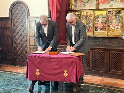 El paer en cap, Fèlix Larrosa, i el president del Força Lleida Club Esportiu, Albert Aliaga, han signat avui un conveni d’autorització d’ús especial ….