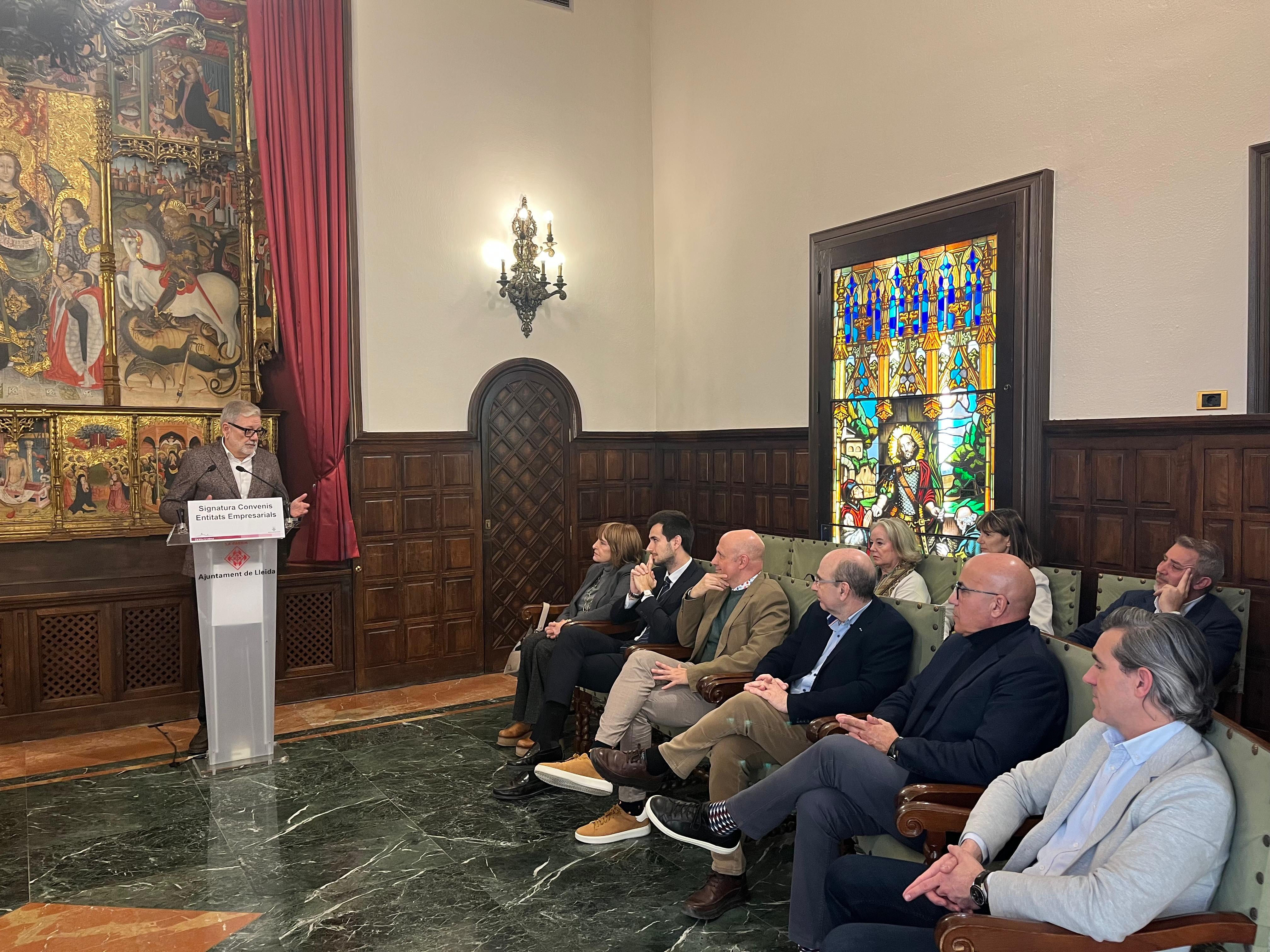 Larrosa ha agraït la feina de les entitats i ha explicat les oportunitats econòmiques que es generen a la ciutat