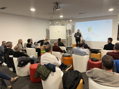 Mig centenar de persones, entre elles, productors i empreses de l’Horta, han participat en una jornada per impulsar la Marca Horta.