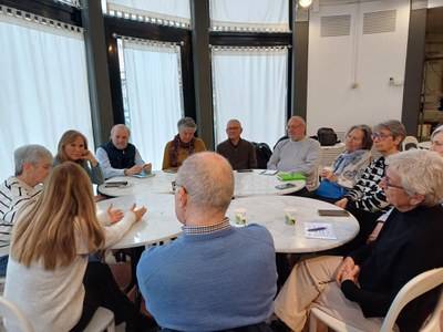 La regidora de Persones Grans, Salut i Consum, Anna Miranda, s’ha reunit amb els representants de la Marea Pensionista de Lleida.