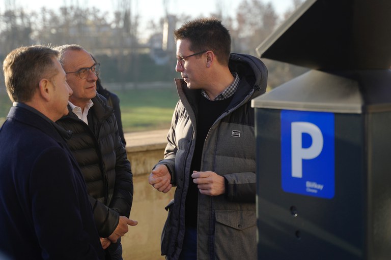 Els nous parquímetres, que ja s'han començat a instal·lar, estaran completament renovats durant el mes de març