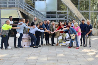 Foto de grup dels assistents a l'acte.