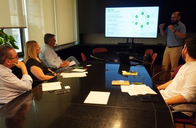 Reunió a la Paeria sobre la campanya de reciclatge d'envsasos de vidre al sector de la restauració, que s'ha presentat avui..