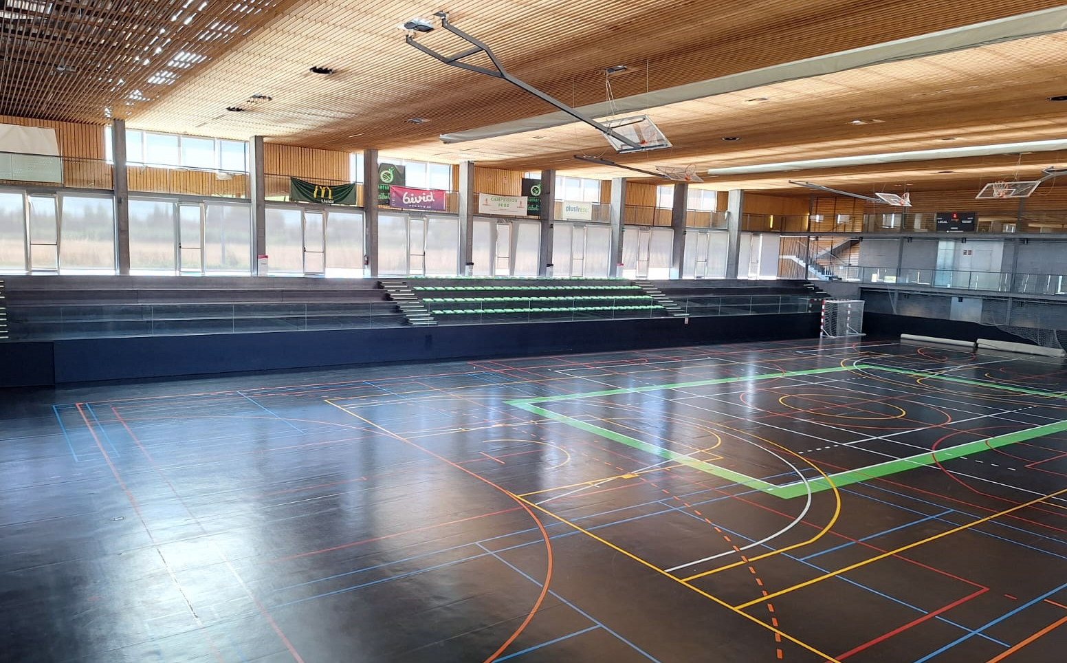 Recentment, s’ha renovat al pavelló municipal Juanjo Garra la il·luminació amb tecnologia LED i s’està redactant el projecte per substituir part de la coberta del pavelló per evitar els problemes amb les filtracions d’aigua .