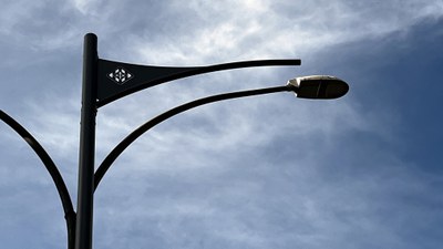 Els nous fanals estan dissenyats amb l'escut de la ciutat de Lleida..