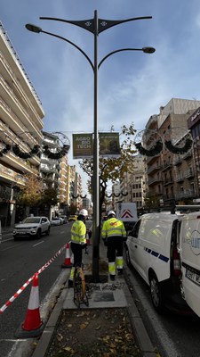 Durant una setmana, es treballarà en la col·locació dels nous fanals, amb afectacions parcials al trànsit..