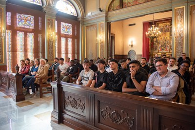 L'alumnat i docents de l'IMO, al Saló de Sessions de la Paeria..