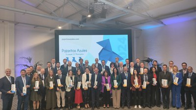 Foto de grup dels ens locals premiats.