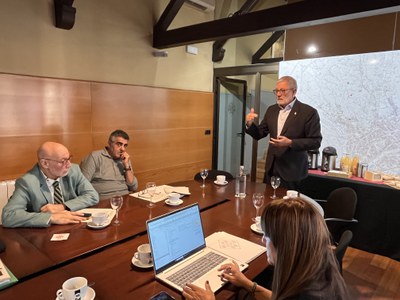 L'alcalde Fèlix Larrosa explica l'informe sobre el model econòmic de la ciutat a la CES i el CTESC.