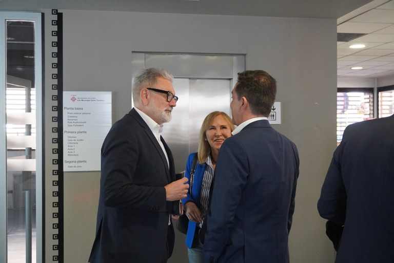 L'alcalde Larrosa i la regidora Miranda han participat en la presentació el projecte pilot Sèniors Meet al Centre Sènior de Santa Teresina.