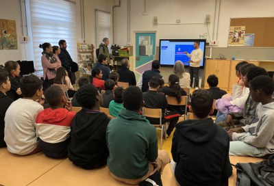 El docent lleidatà Cristian Viaplana ha desenvolupat l'aplicació gratuïta ClassBits, adreçada a professors, tutors i centres educatius, que inclou co….