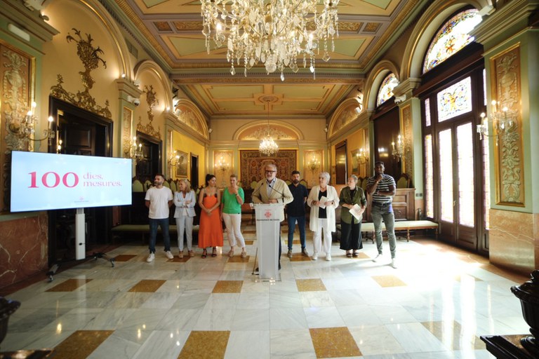 El paer en cap, Fèlix Larrosa, ha presentat "100 dies, 100 mesures".