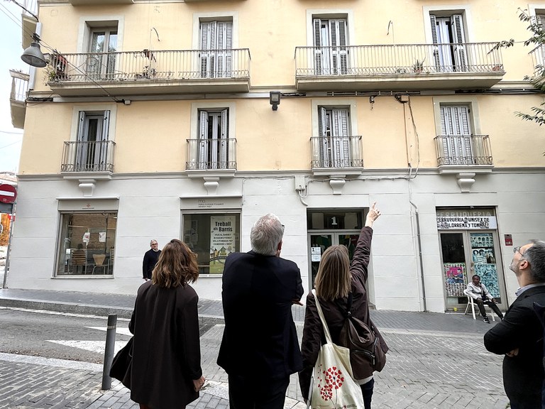 L'edifici està situat al carrer Tallada número 1