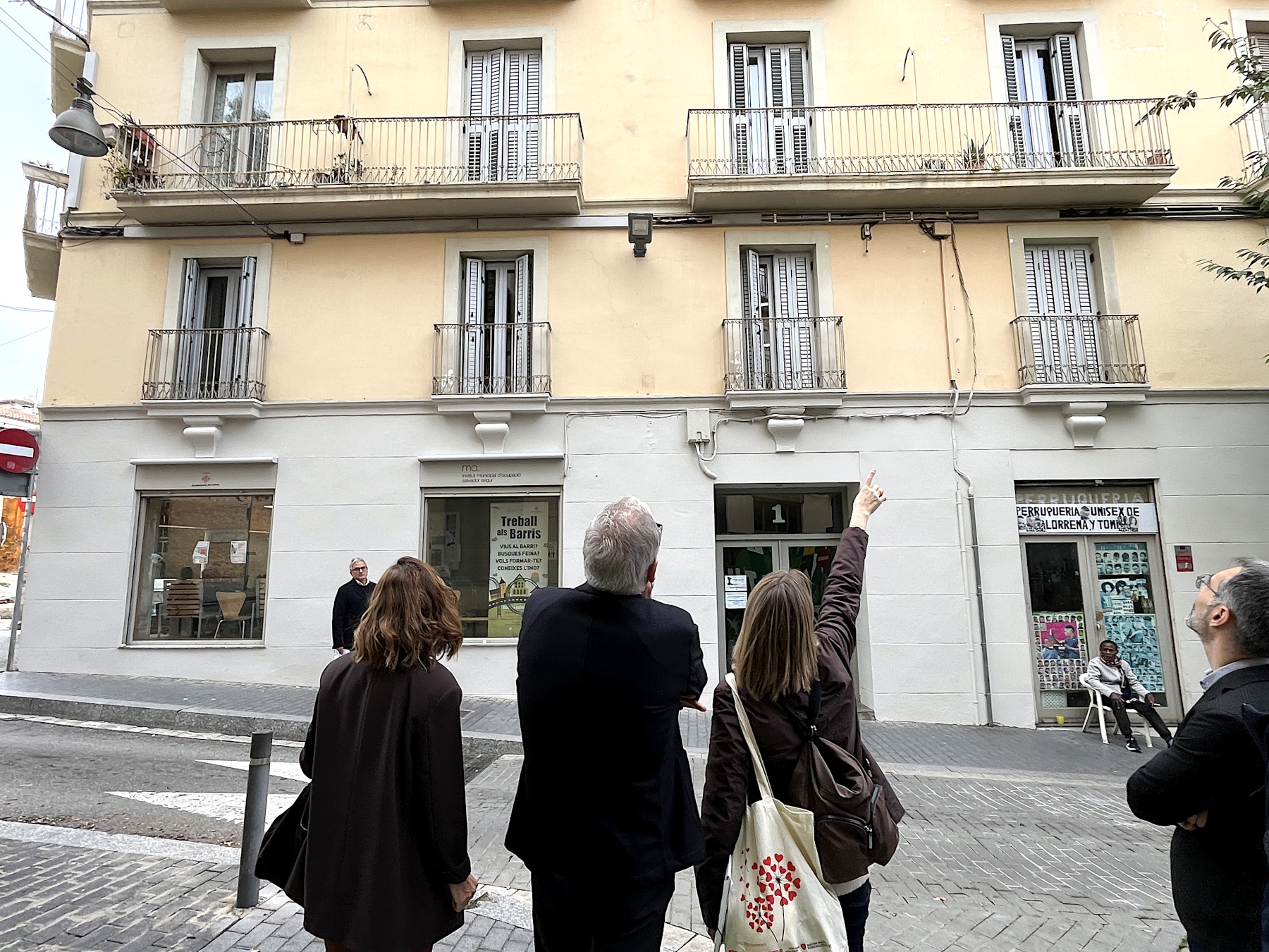 L'edifici està situat al carrer Tallada número 1