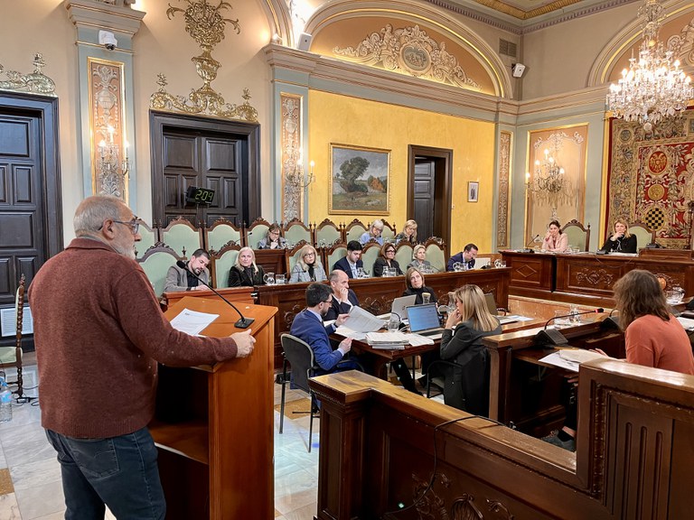En representació de la Marea Pensionista de les Terres de Lleida, Antoni Capell, ha presentat una moció sobre els autobusos urbans