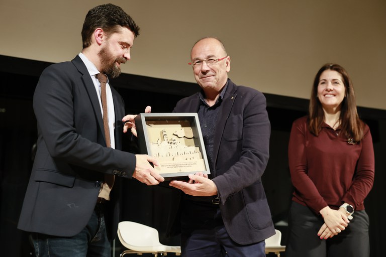 Enjuanes ha entregat algunes de les distincions