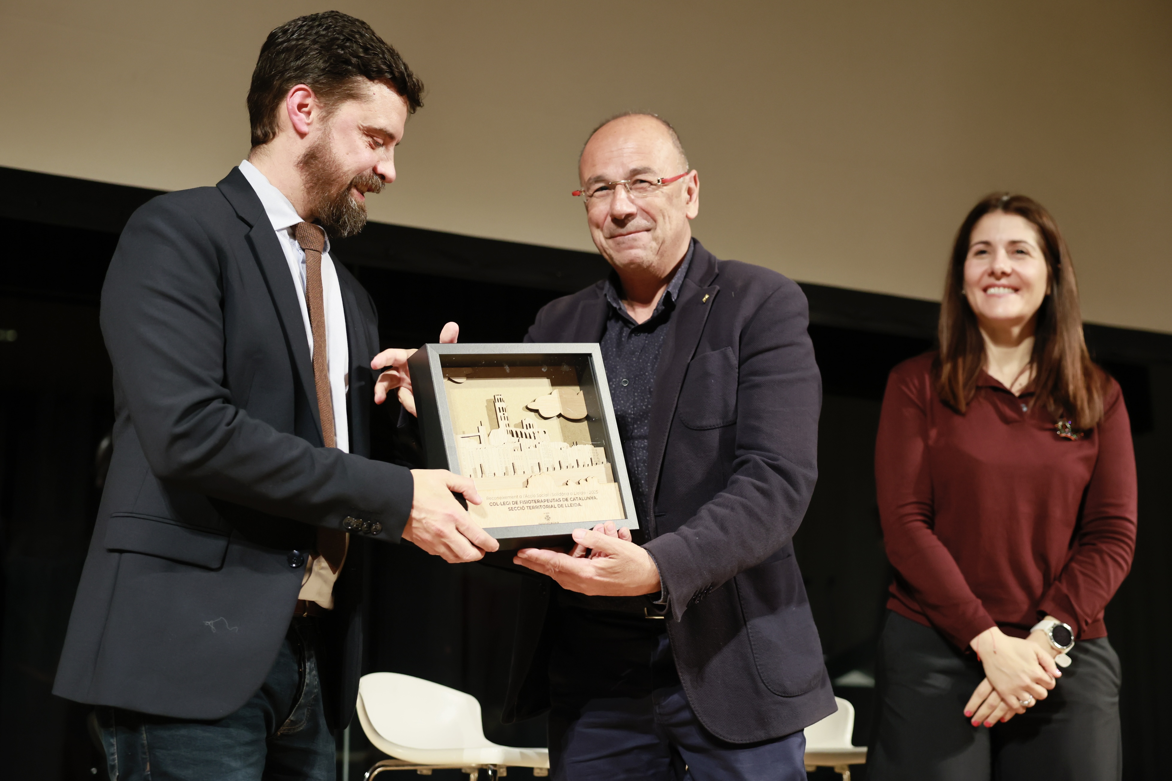 Enjuanes ha entregat algunes de les distincions