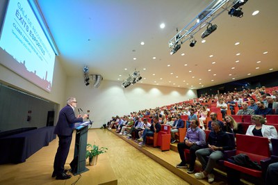 La Llotja de Lleida ha acollit aquesta tarda la gala per homenatjar 7 clubs i 39 esportistes pels seus èxits en la temporada 23-24.