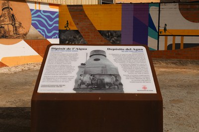 Placa commemorativa de l'antic dipòsit de l'aigua de Mangraners.