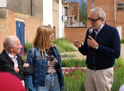 L'alcalde, Fèlix Larrosa, durant la inauguració del nou espai memorial.