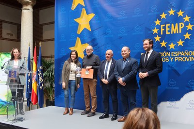 El regidor de Cultura, Ciutat i Transició Ecològica, Jaume Rutllant, ha recollit el premi atorgat a la Paeria pel projecte "Camí del Riu" en la convocatòria "Bones pràctiques locals per la Biodiversitat", de la FEMP..