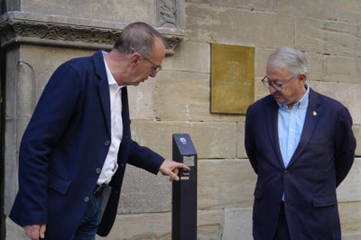 L'alcalde i el president de Turisme ha presentat el prototip de balissa per a la senyalització turística de Lleida.