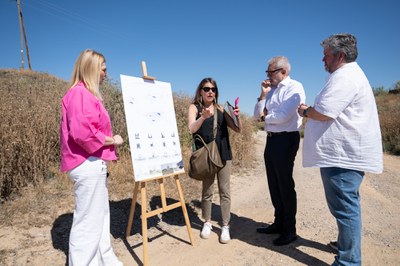 La visita ha comptat amb la participació de Larrosa, Bosch i Iglesias.