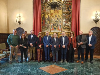 Les autoritats, amb els presidents i la presidenta de les entitats firmants..
