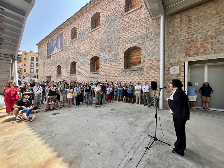 La directora en funcions, Roser Sanjuán, durant la presentació