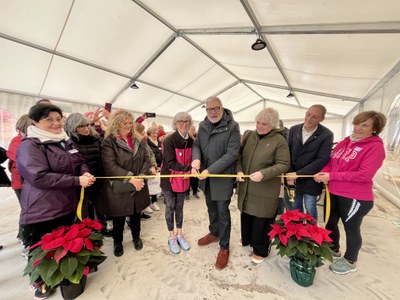 Tall de cinta inaugural de la carpa.