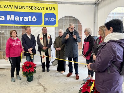 L'alcalde, Fèlix Larrosa, amb membres de la corporació municipal i la presidenta de l'AV de la partida, Montserrat Casadellà, durant la inauguració.