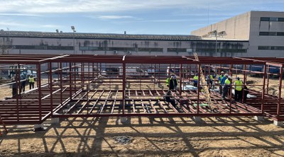El CATemporers s'ubica a la partida de la Caparrella, amb capacitat per a 32 persones..