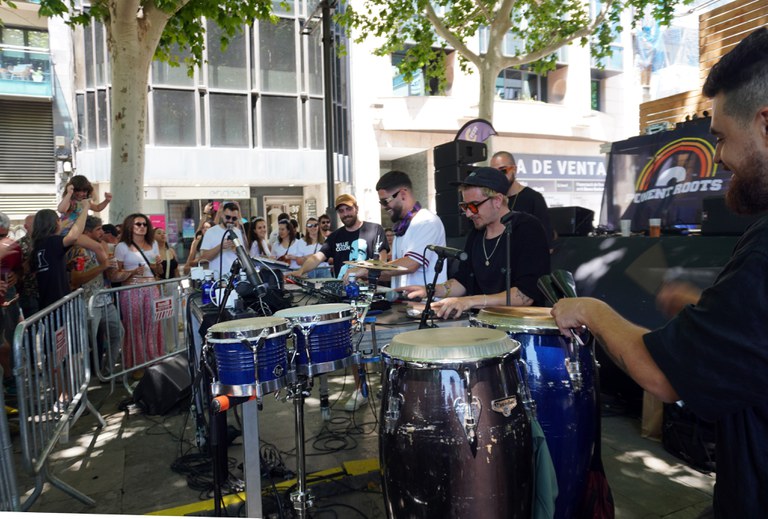 El Magnífic Fest, avui a la Rambla de Ferran, amb música per a tots els gustos.