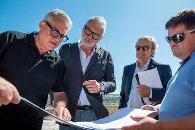 Pel que fa la tercera fase del Baluard de Louvigny, el paer en cap ha explicat que s’ha inclòs dins del projecte que opta a un fons NextGen de 3M €, ….