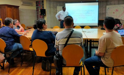 El regidor Quiñónez, en la presentació de la convocatòria de subvencions per a accions de defensa dels drets humans i dels drets de les dones.