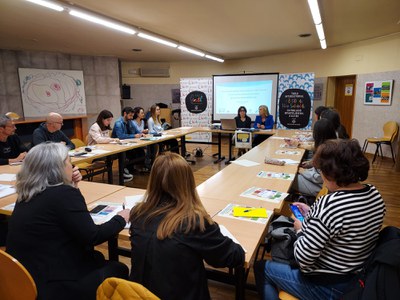 L’objectiu es poder identificar les necessitats actuals entre el col·lectiu d’infants, adolescents i poder generar accions de manera col·laborativa i….