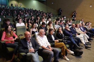 El paer en cap, Miquel Pueyo, ha assistit a la ponència sobre intel·ligència artificial. Després, el director Jaume Balagueró ha parlat del gènere de….