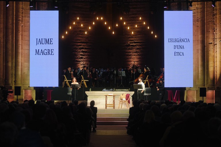 Els intèrprets Andrea Trepat i Dafnis Balduz han intervingut a l’espectacle amb diversos diàlegs successius entre peça i peça