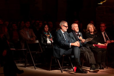 Josep Vallverdú, als Premis Literaris Lleida, amb el premi d'assaig que porta el seu nom i que enguany ha arribat a la 40a edició..