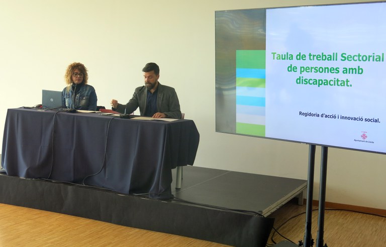 El tinent Carlos Enjuanes ha participat en la Taula de treball sectorial de persones amb discapacitat, que s'ha fet aquest dimarts amb els i les membres de les diferents taules específiques