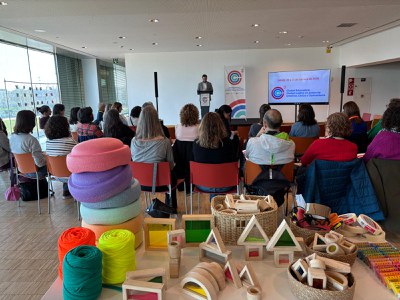 Un total de 52 representants de 26 ciutats d’arreu de l’Estat s’han donat cita a la Llotja per debatre sobre l’elaboració de polítiques municipals pe….