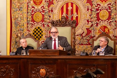 L'alcalde de Lleida, en el moment de llegir el pregó..