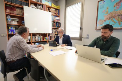 L'alcalde manté reunions amb les persones del barri que ho sol·liciten.