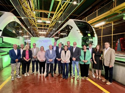 L’alcalde, Fèlix Larrosa, la tinenta d'alcalde, Cristina Morón, la consellera de Territori, Habitatge i Transició Ecològica, Sílvia Paneque, el presi….