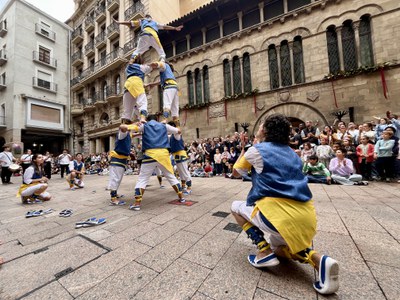 El Ball de Valencians, a la plaça de la Paeria durant el Seguici.